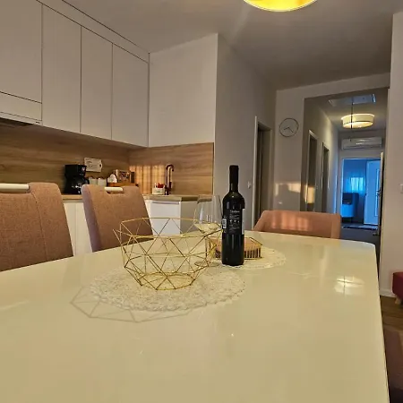 Apartment Leilani & Karolina Vrsi Exterior photo