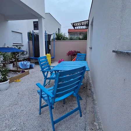 Apartment Leilani & Karolina Vrsi Exterior photo