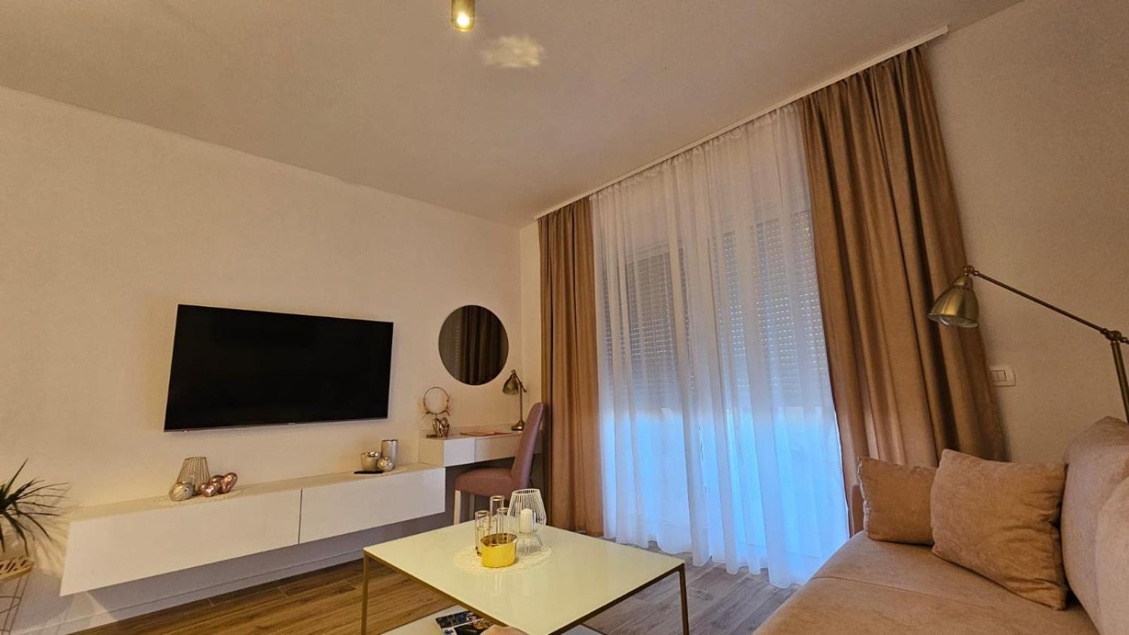 Leilani & Karolina Apartment