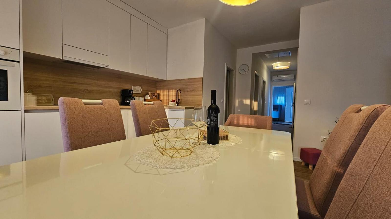 Leilani & Karolina Apartment Vrsi