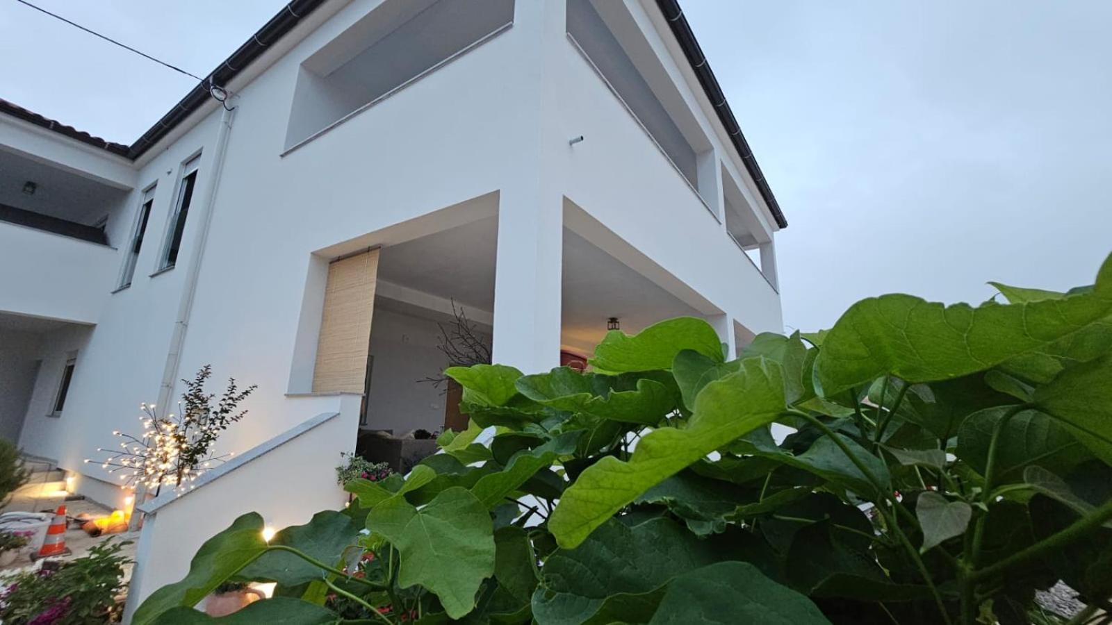 Leilani & Karolina Apartment Vrsi