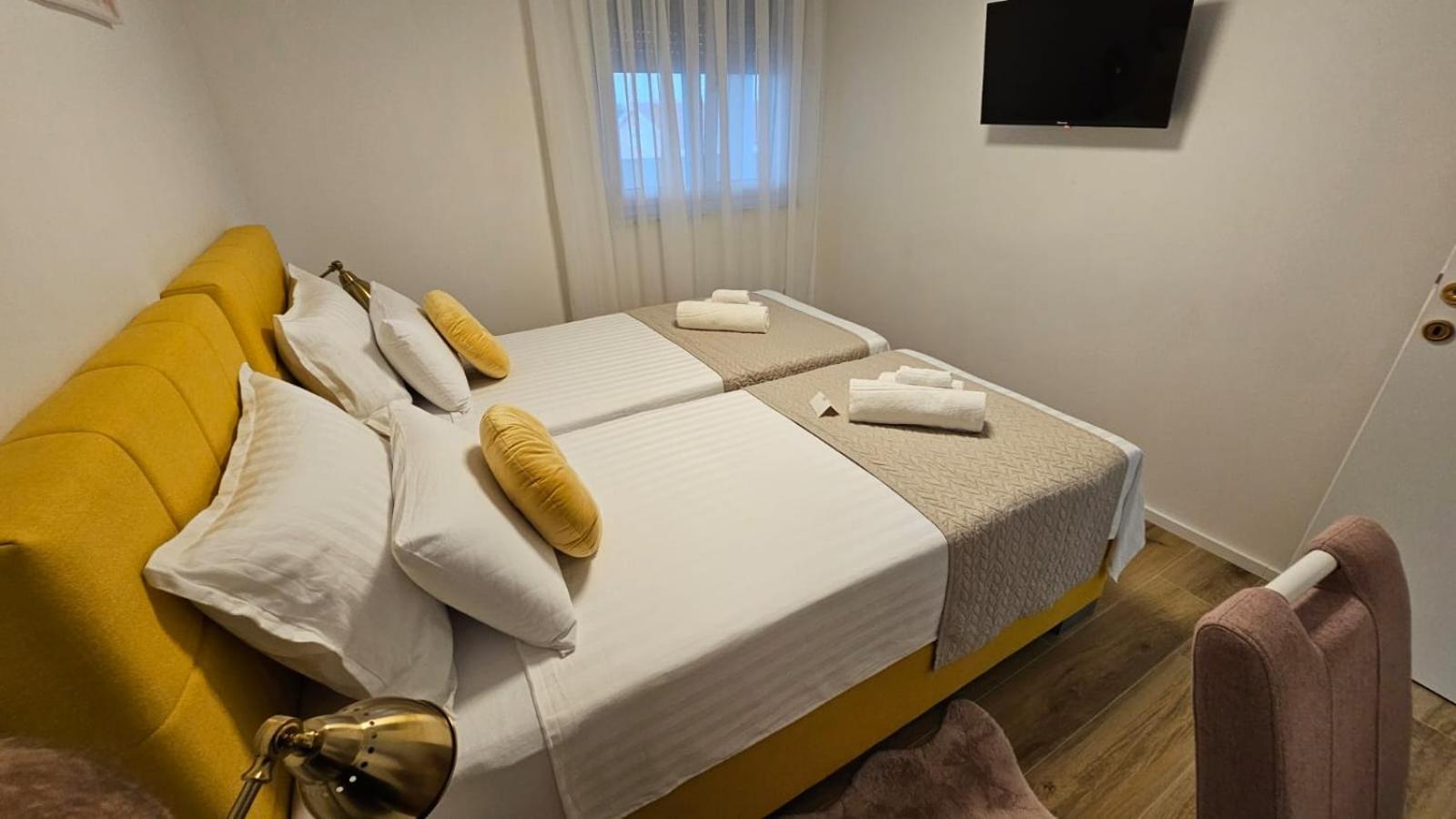 Apartment Leilani & Karolina Vrsi